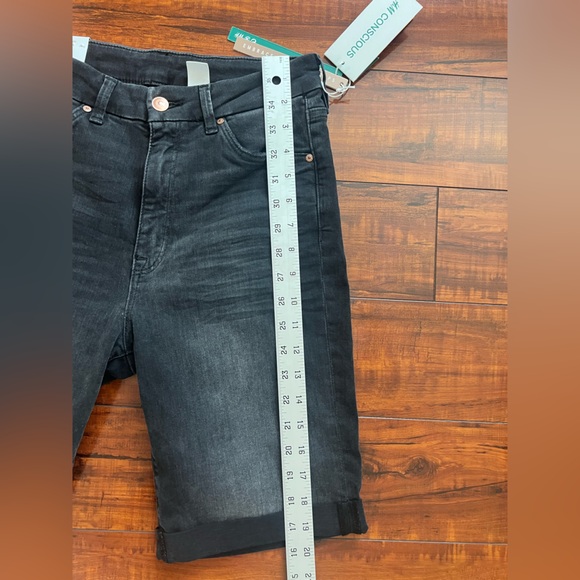 BERMUDA SHORTS
HIGH WAIST
BERMUDA - Picture 6 of 9